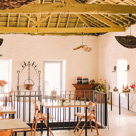 Casal De - Turismo De Habitacao * Tralhariz